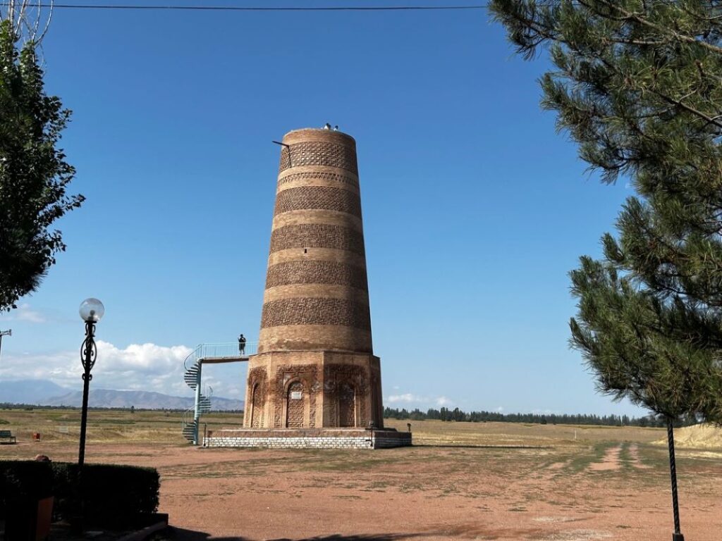 Burana Tower Tours Kyrgyzstan, Silk Road, Tours Central Asia, Horse riding tour, Kyrgyzstan, Trekking tour, Altyn Arashan, Issyk-Kul lake, Son-Kol lake