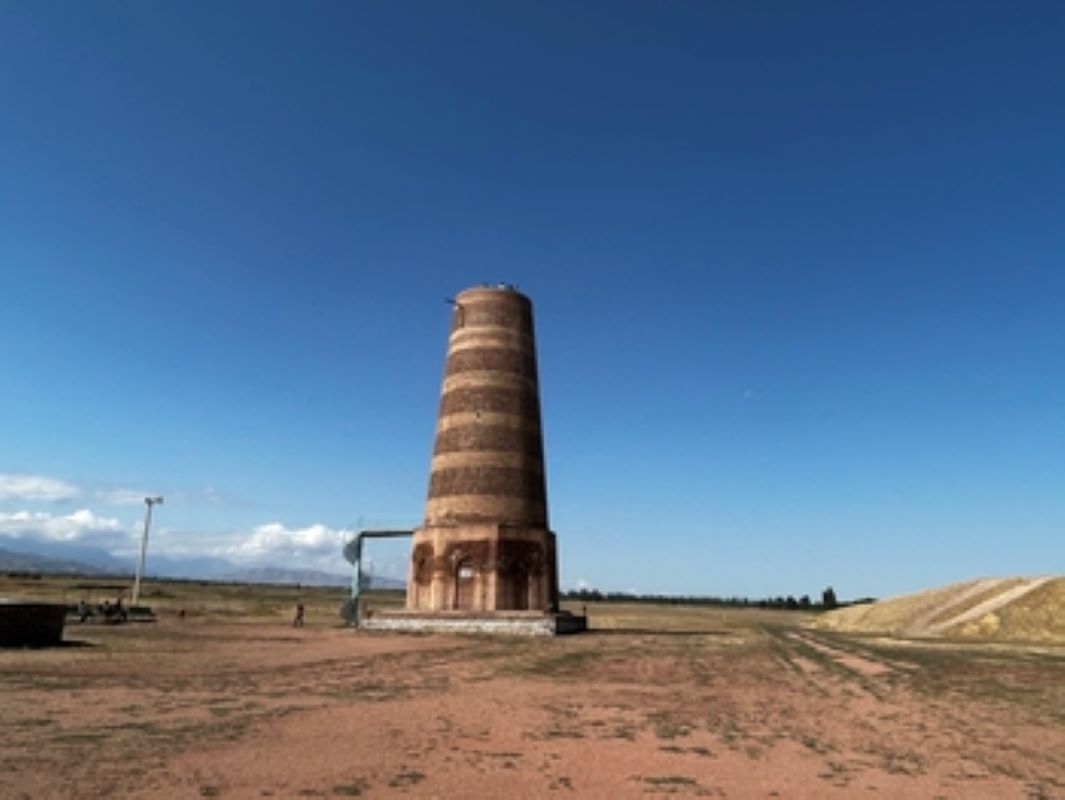 Burana Tower 2. Tours Kyrgyzstan, Silk Road, Tours Central Asia, Horse riding tour, Kyrgyzstan, Trekking tour, Altyn Arashan, Issyk-Kul lake, Son-Kol lake