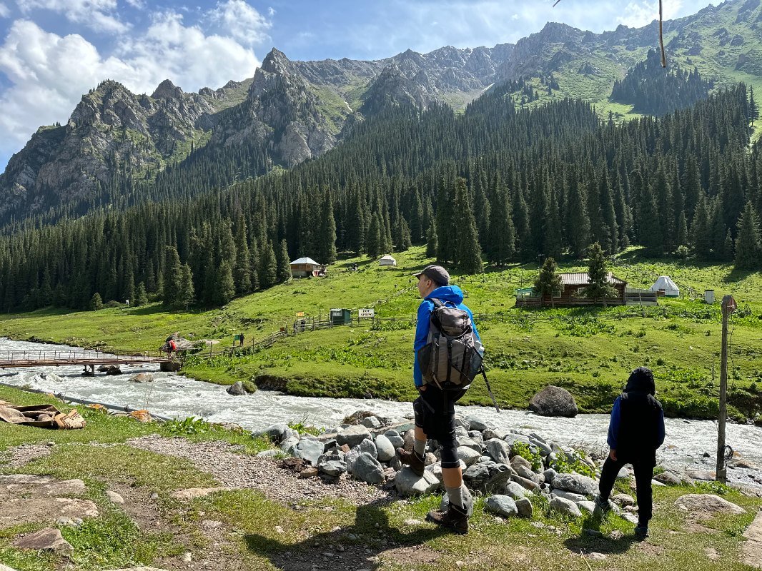 Trekking in Altyn Arashan photo .