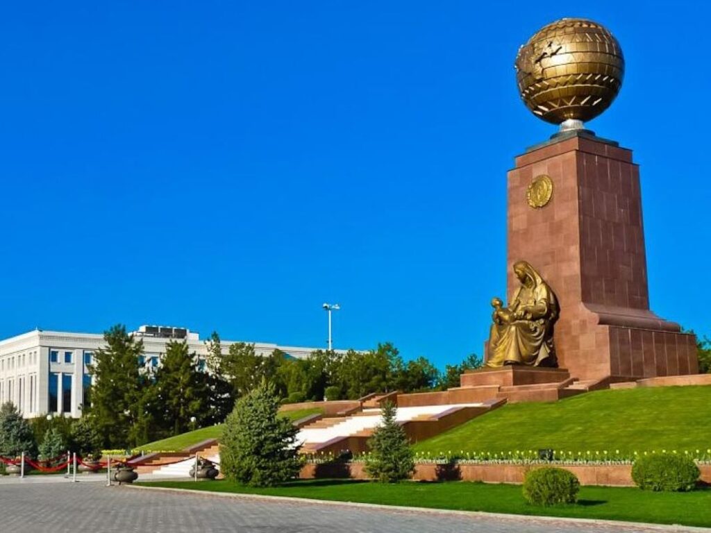 Independence Square, Tashkent. Tour to Uzbekistan