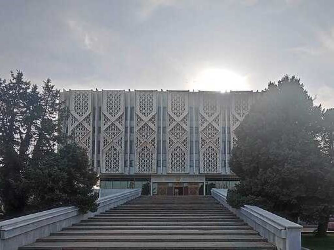 The State Museum of History of Uzbekistan. Tour to Uzbekistan