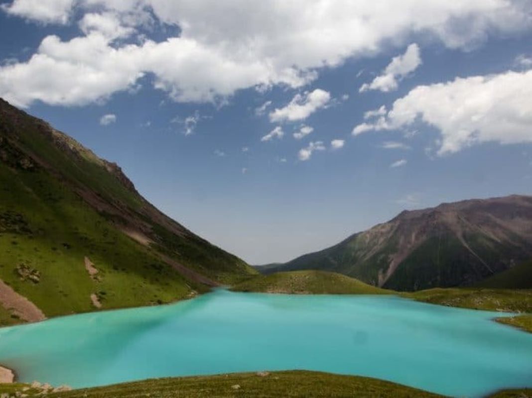 photo of Kol Tor Lake