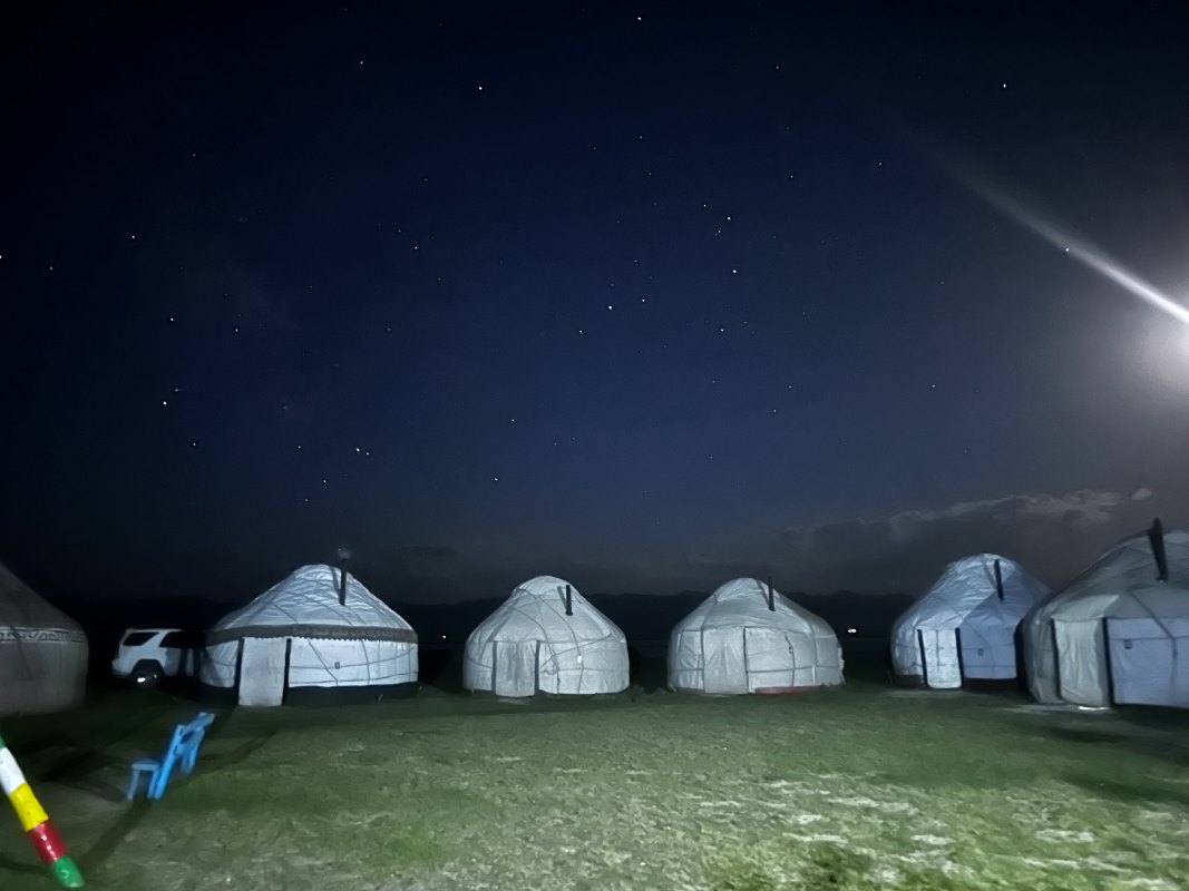 picture of son kul at night