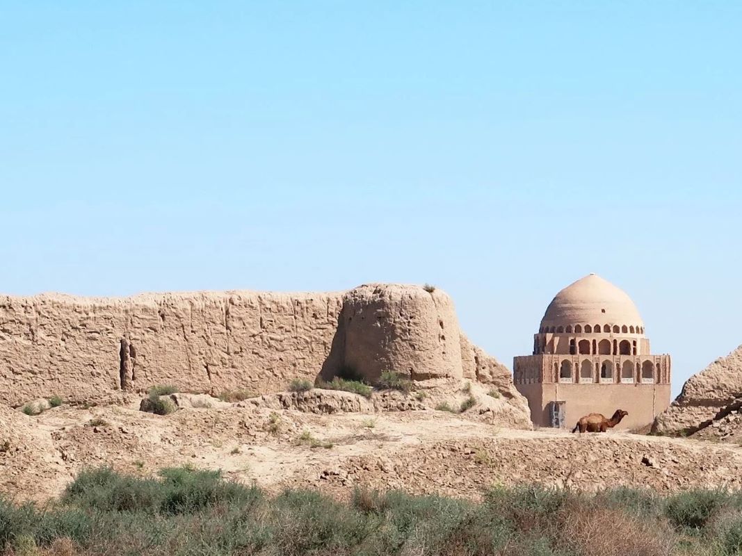 photo of Karakum Desert. Turkmenistan