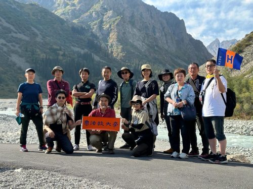 Tour to Kyrgyzstan. Travelers from Japan
