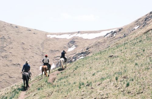 travel to son kul, tours in son kul lake. horseback son kol